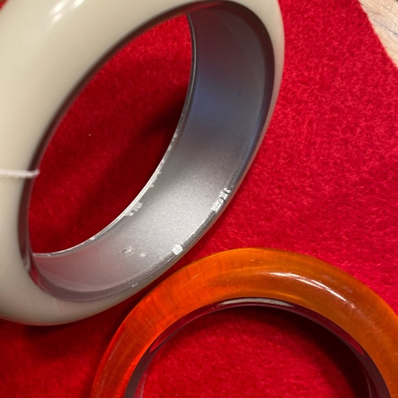 VINTAGE PLASTIC BANGLE BRACELETS - Picture 12 of 16